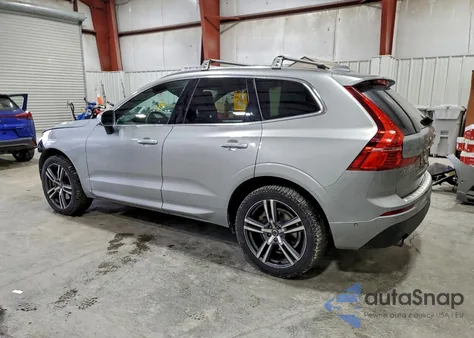2018 Volvo Xc60 T6 Momentum z USA, uszkodzony, nr VIN YV4A22RK6J1084932